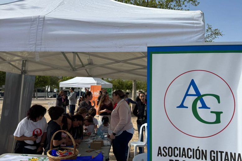 acto comunitario con motivo del Día Internacional del Pueblo Gitano